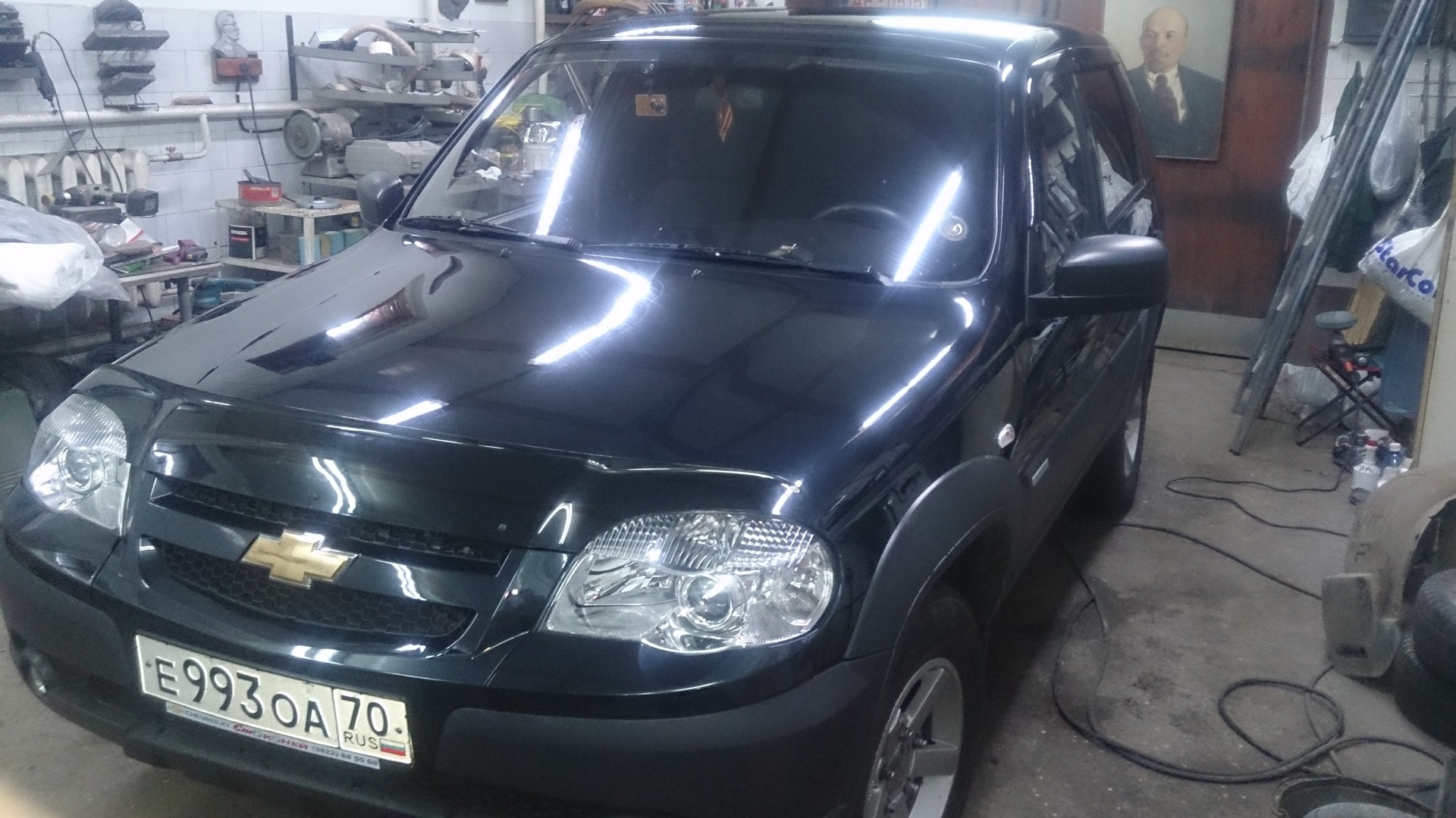 Chevrolet Niva (1G) 1.7 бензиновый 2012 | черно-синий металлик на DRIVE2