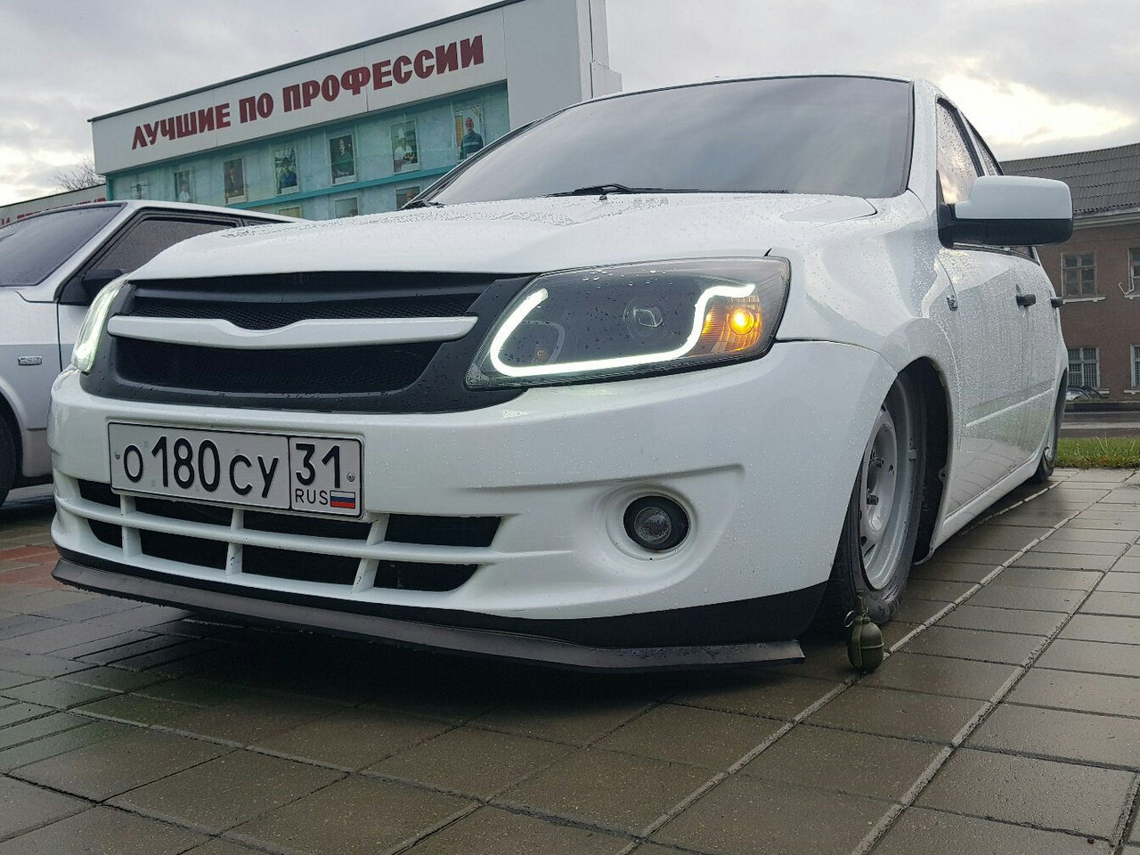 ваз 2114 белая опер. машина 36 регион. 31 регион машины. 31 регион машины. 31 регион на машине.