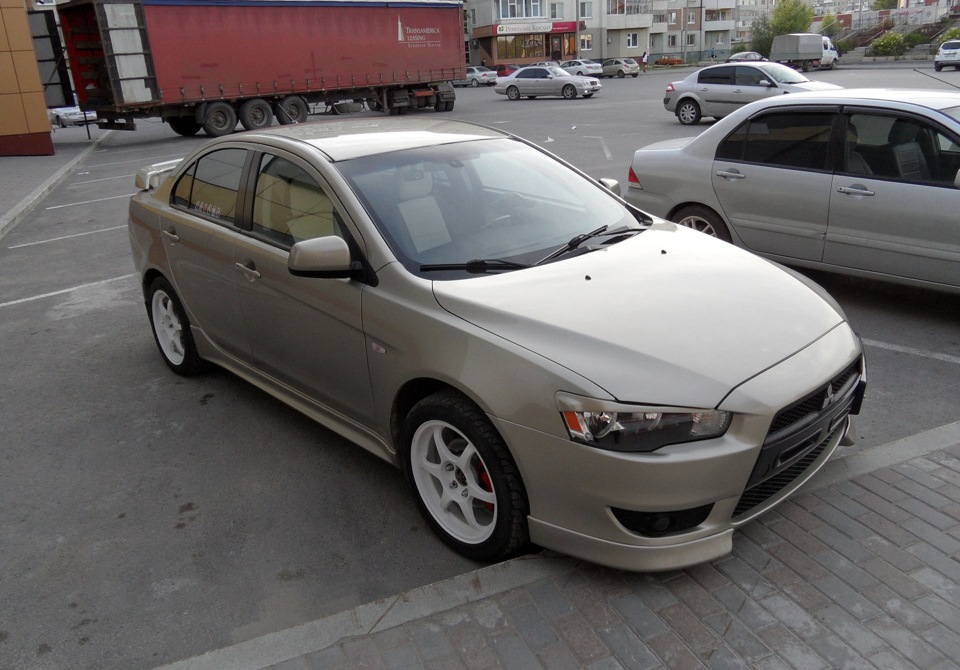 Mitsubishi Lancer 10 Р±РµР¶РµРІС‹Р№