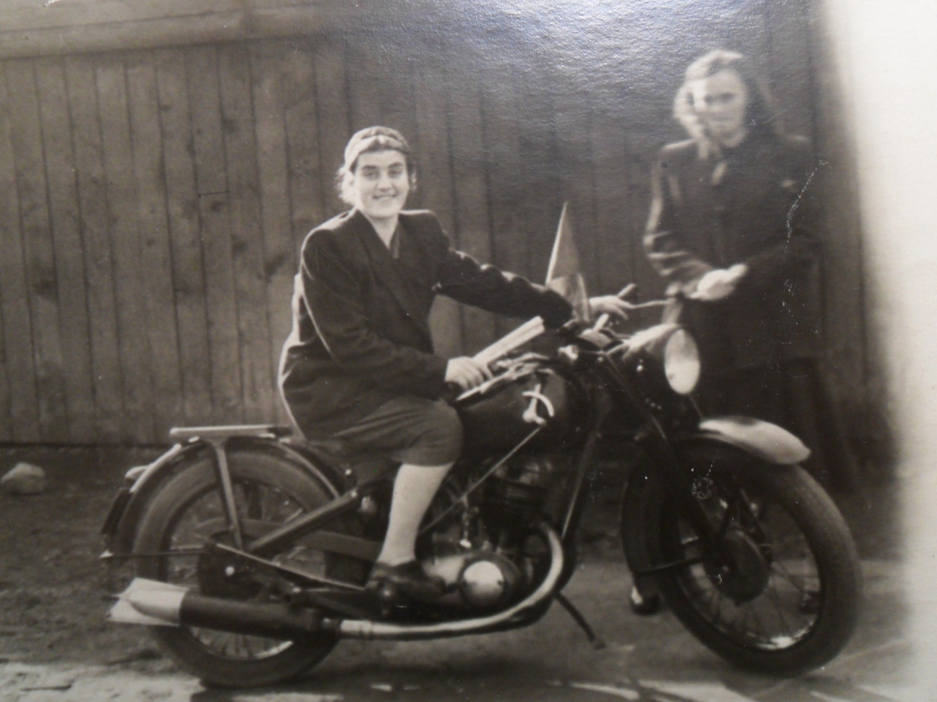 Советские автомобили на фотографиях нашей семьи — Москвич 401, 1,3 л, 1955  года | просто так | DRIVE2