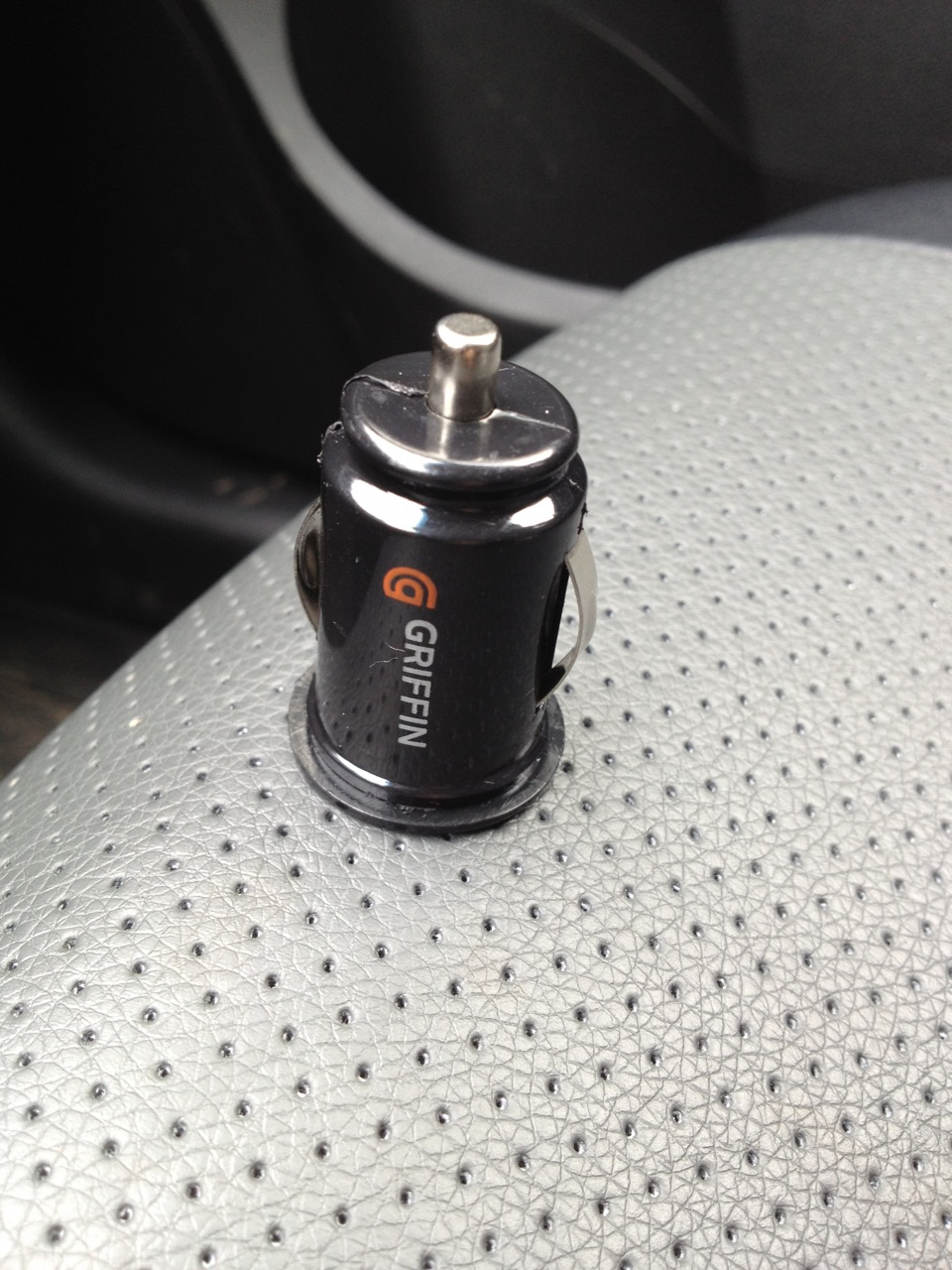 зарядка USB для телефона от прикуривателя — Chevrolet Aveo Sedan (2G ...