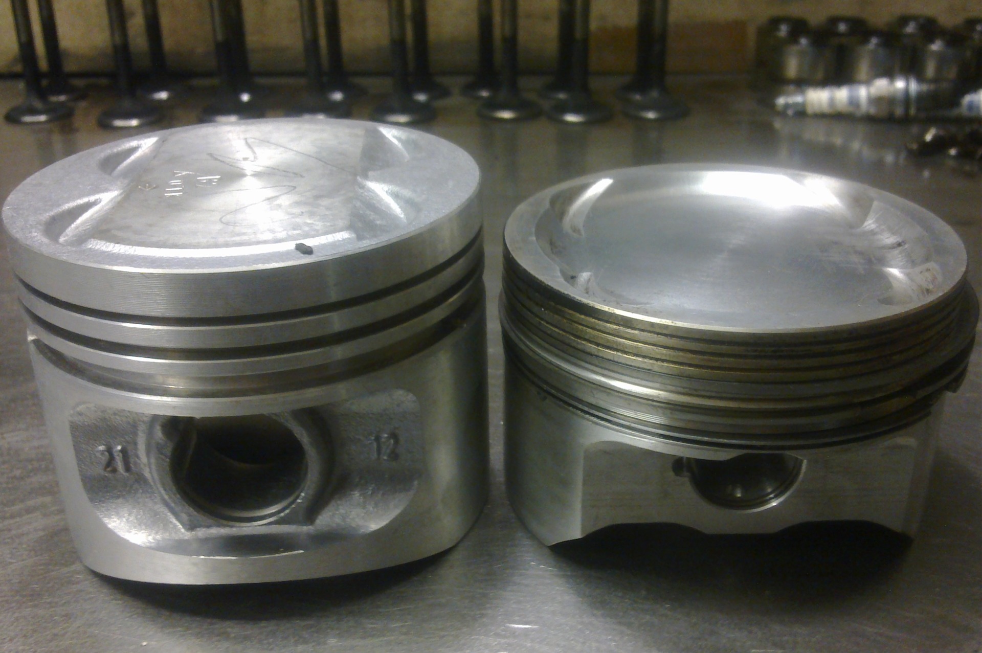 Поршня 76. Поршень ваз 2108 1. Поршень жигулевский. Поршень жигулевский. Поршень двигателя ваз 2101.