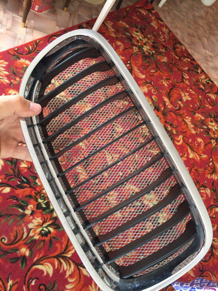 Сетка в ноздри — BMW 3 series (E90), 2 л, 2011 года | тюнинг | DRIVE2