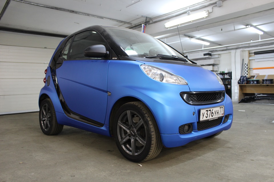 Смарт пленка. Smart Fortwo синий 2007. Пленка смарт Fortwo. Smart 453 матовый. Смарт 451 в пленке.