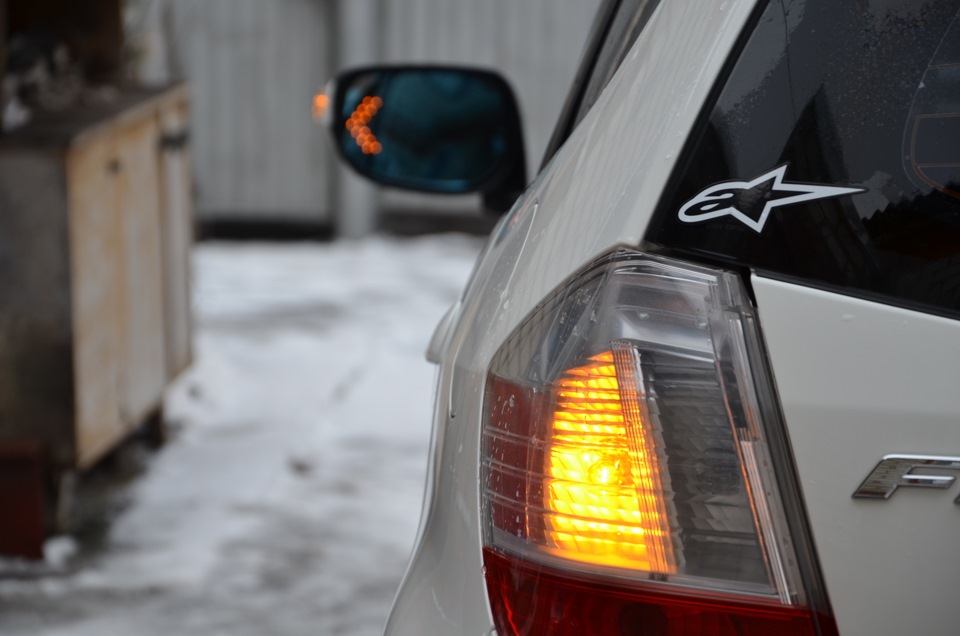 Установка зеркал — Honda Fit (2G), 1,5 л, 2009 года | тюнинг | DRIVE2