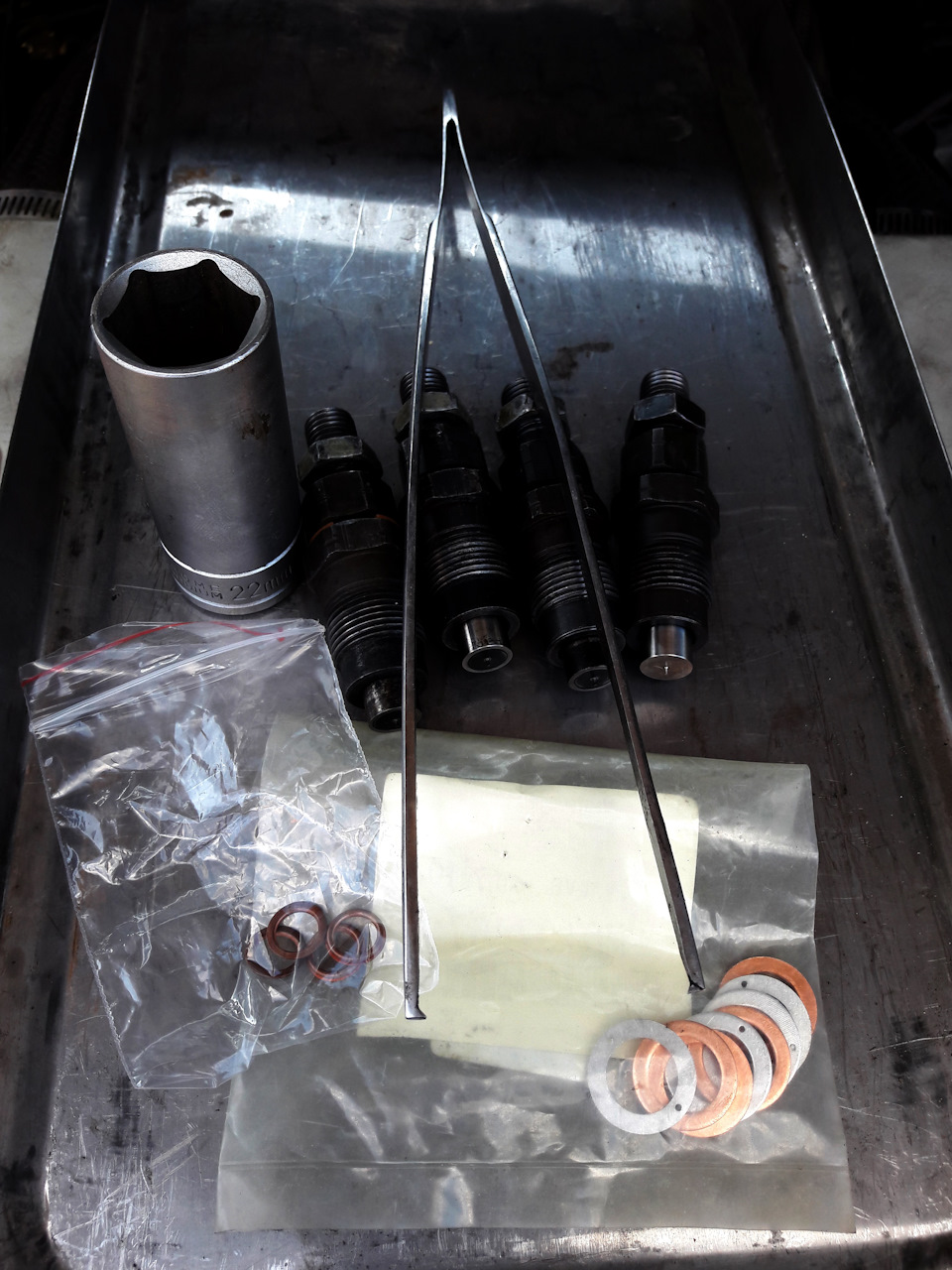 Комплект на замену, пинцет так и не пригодился — Mitsubishi Delica (L400)