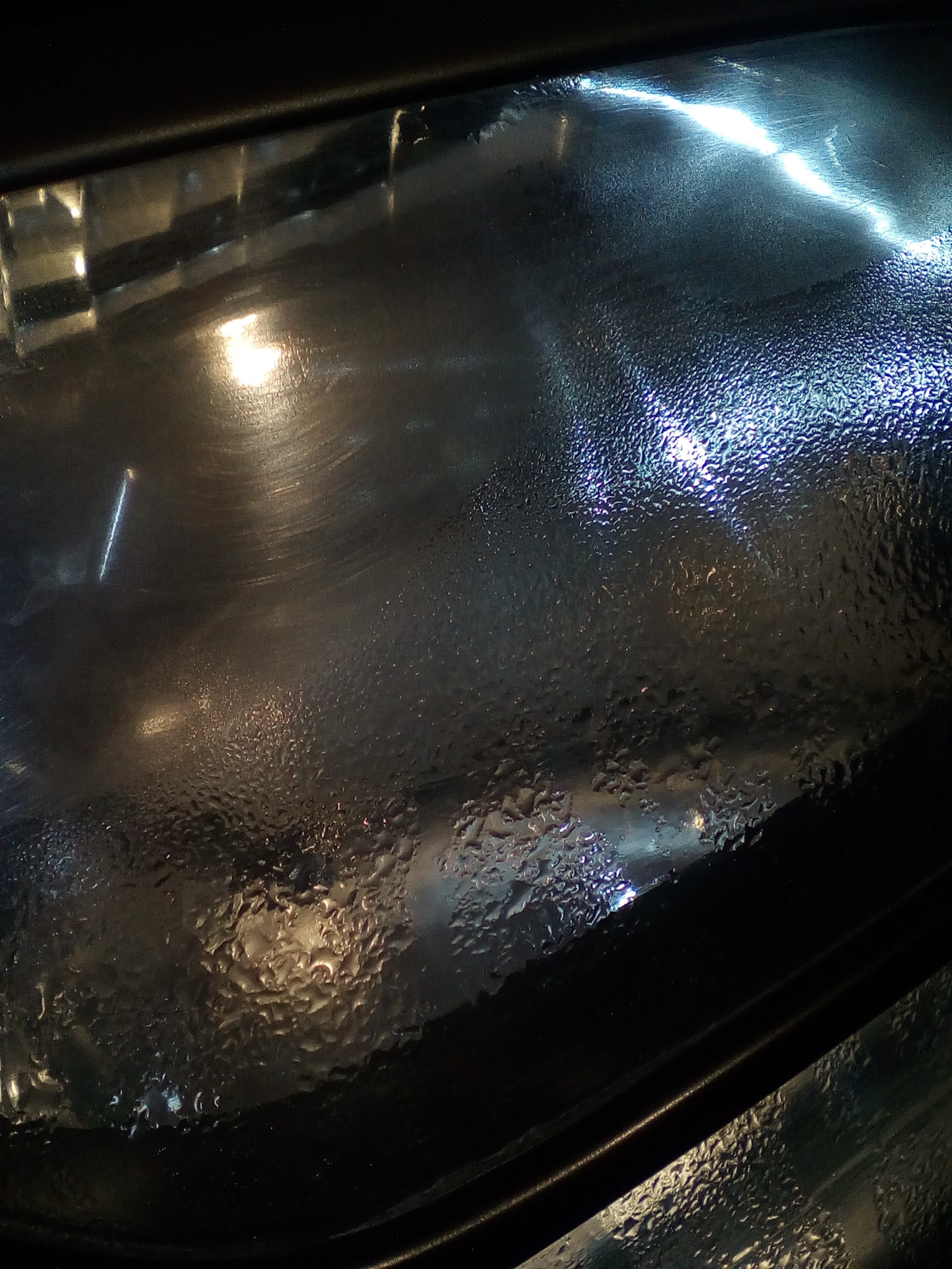 Потеет фара. — DRIVE2