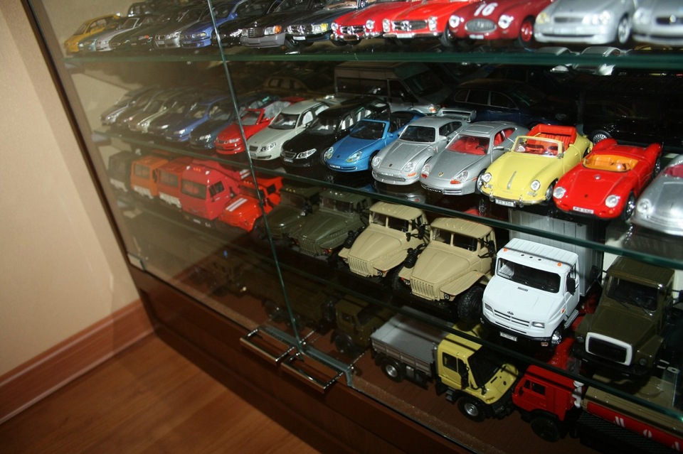 Модели машин магазины. Коллекция моделей автомобилей. Коллекция игрушечных машинок. Коллекционирование масштабных моделей автомобилей. Коллекция автомоделей.