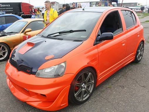 --II Toyota Vitz 2002 