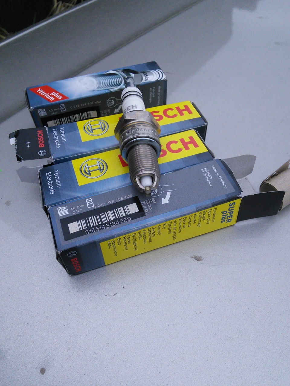 Свечи Bosch — Audi 80 (B3), 1,6 л, 1987 года | запчасти | DRIVE2