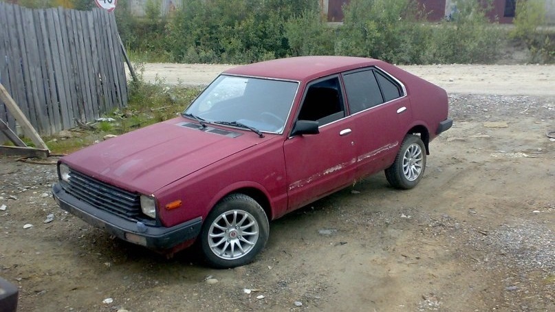 Nissan Cherry 1983 4 фары