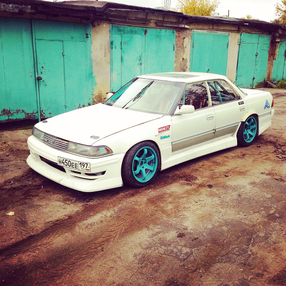 Закрыть 14. Toyota Mark 2 jzx81 Drift. Toyota Mark 2 80 Drift. Toyota Mark 2 81 Drift. Тойота Чайзер 80 дрифт.