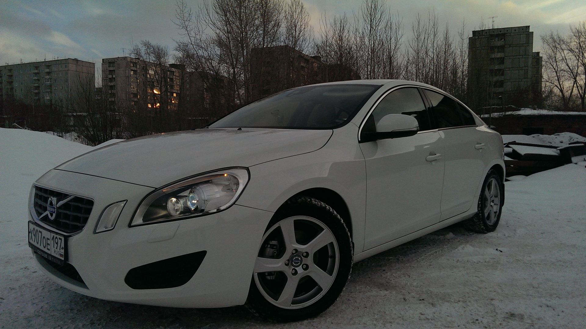 Volvo S60 (2G) 1.6 бензиновый 2011 | «белая вьюга» на DRIVE2