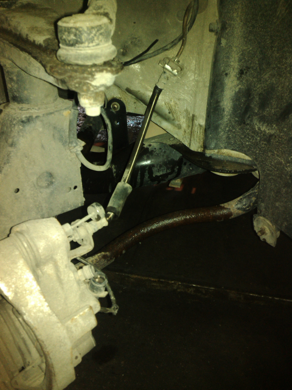 Лопнул тормозной шланг — Audi S4 (C4), 2,2 л, 1991 года | визит на ...