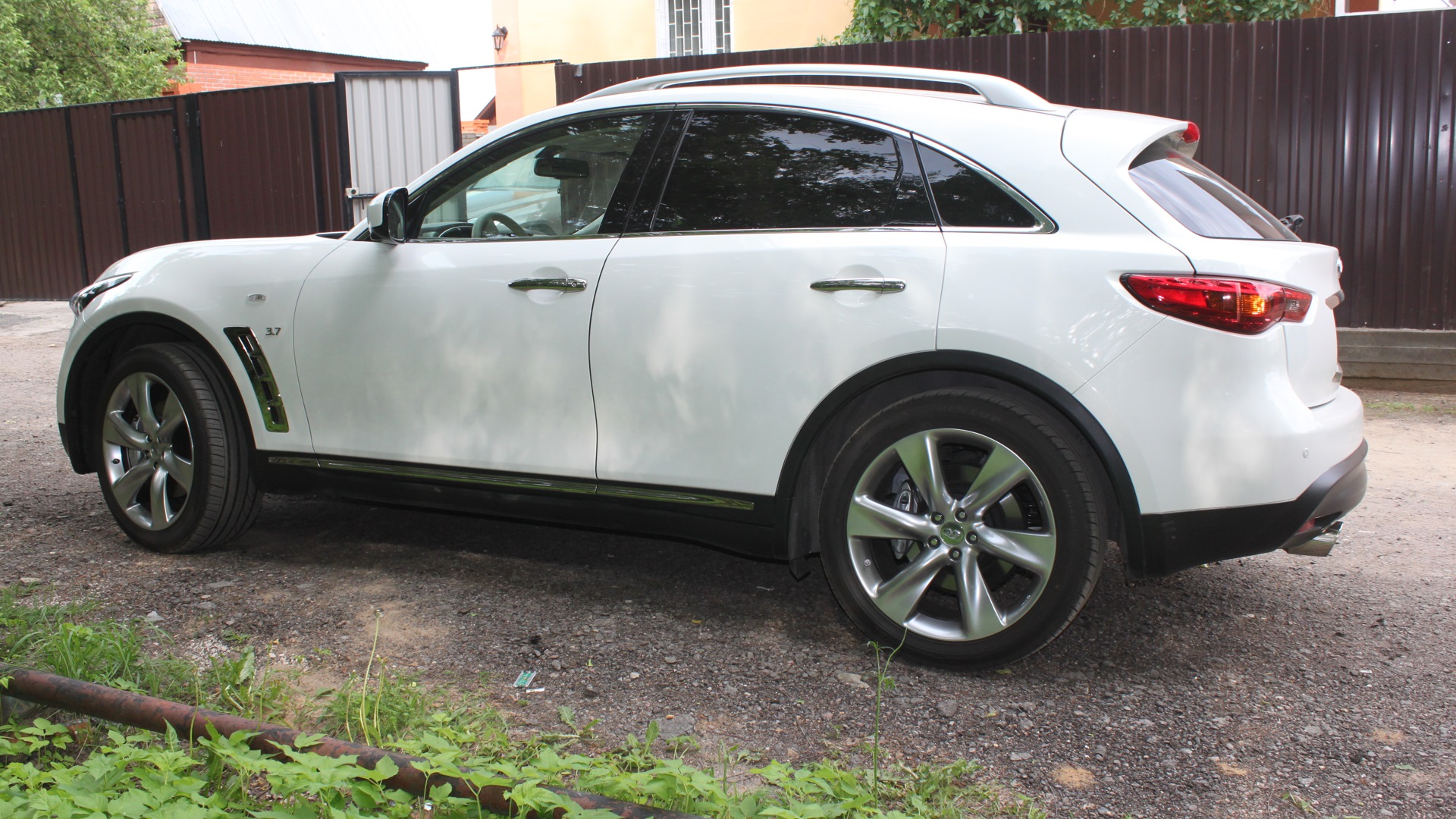 Infiniti QX70 3.7 бензиновый 2014 | Белый Финик на DRIVE2