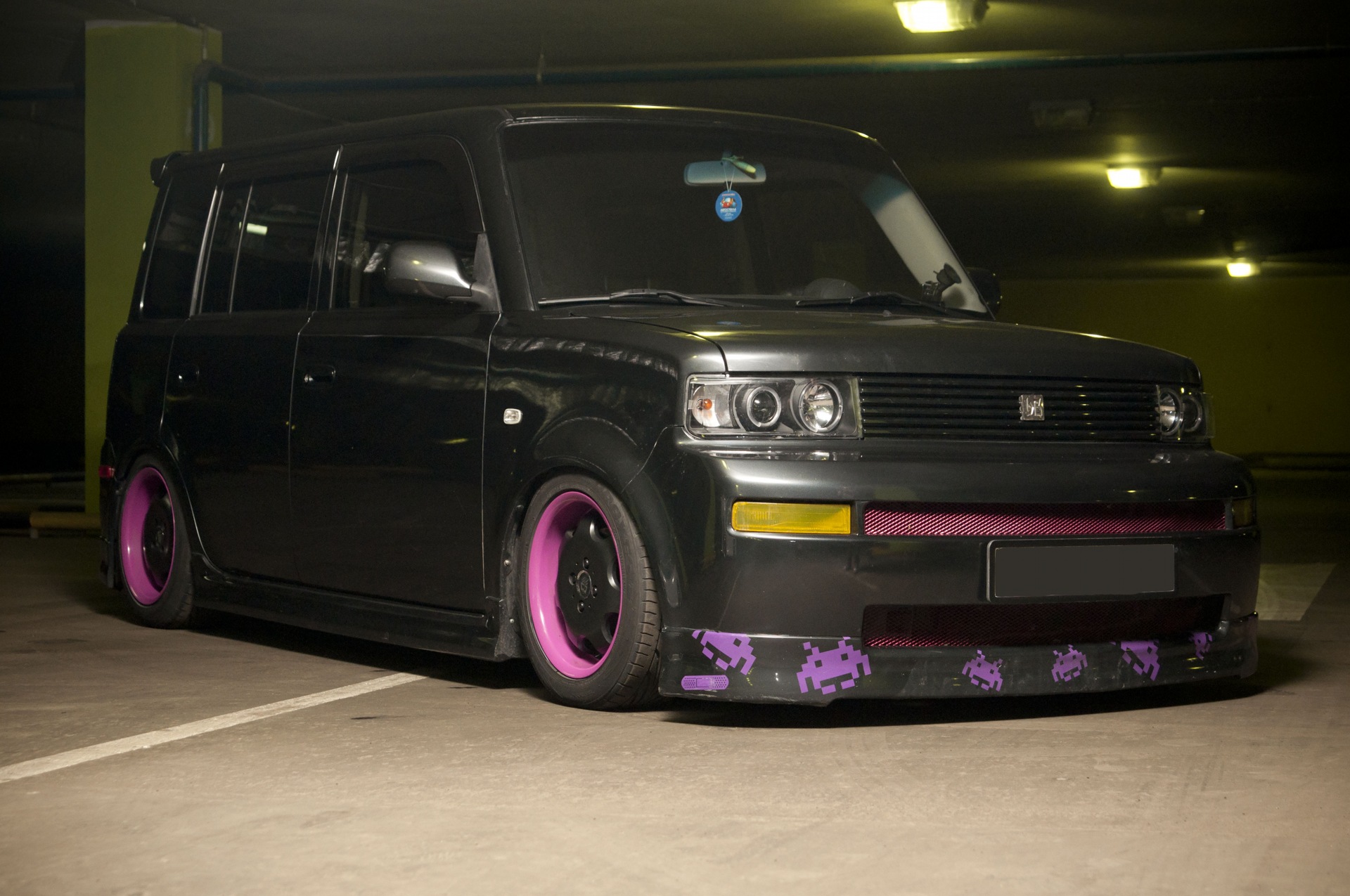 Scion XB 911