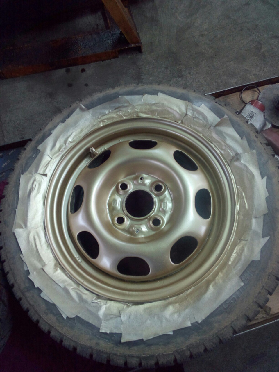 Красим штампованные диски своими руками — Volkswagen Polo Mk3, 1,4 л ...