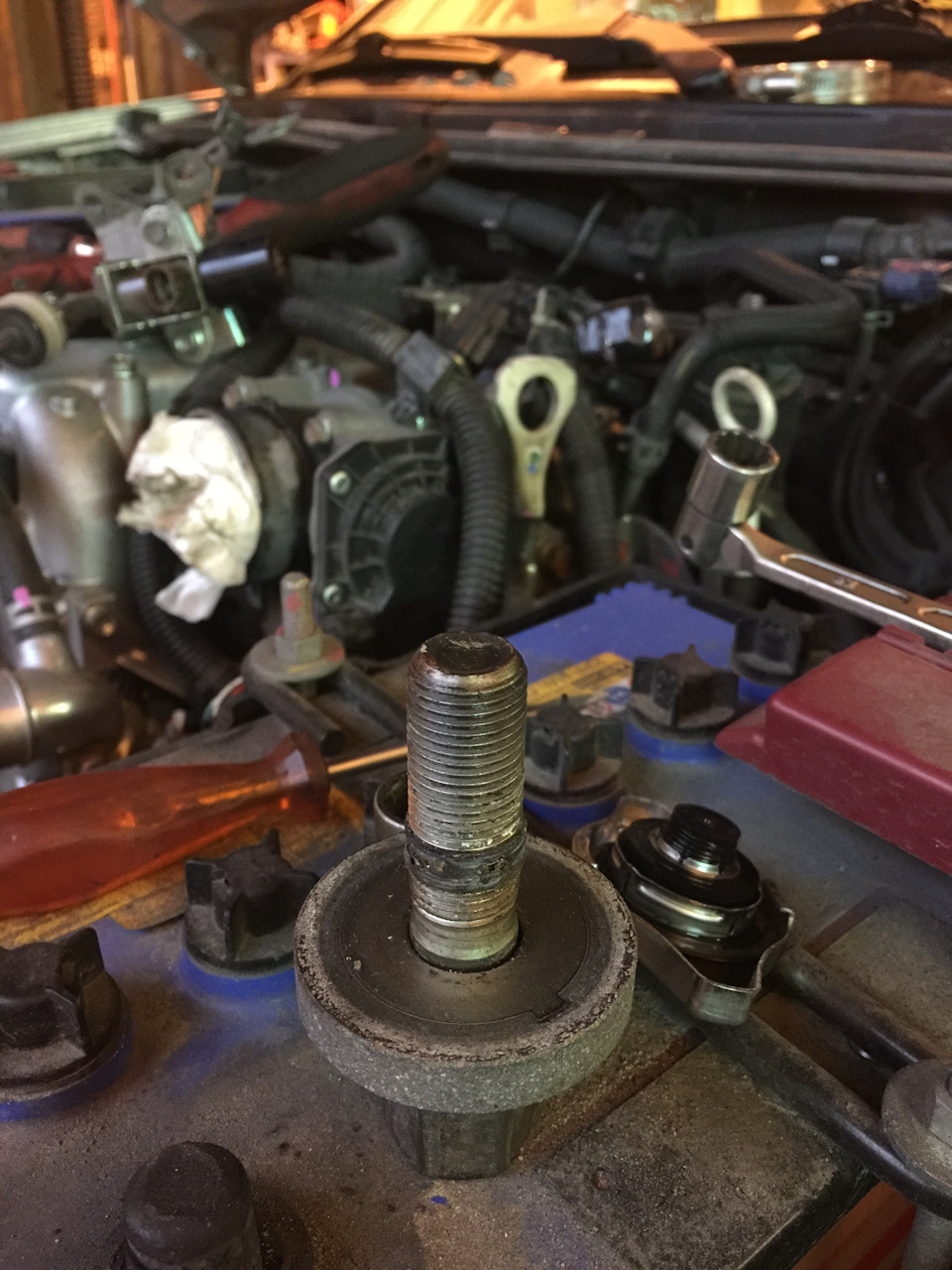 И, опа. А это, что такое? А, то, что здесь уже кто то был. — Mitsubishi Pajero Sport (2G)