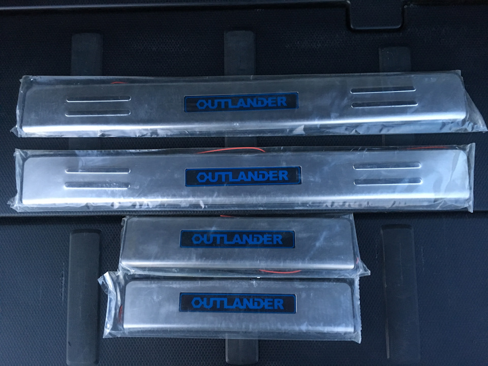 Хром пороги с подсветкой — Mitsubishi Outlander XL, 2,4 л, 2011 года ...