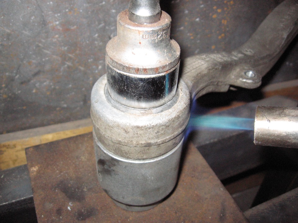 Перепрессовка сайлентблоков при помощи самодельного пресса. — DRIVE2