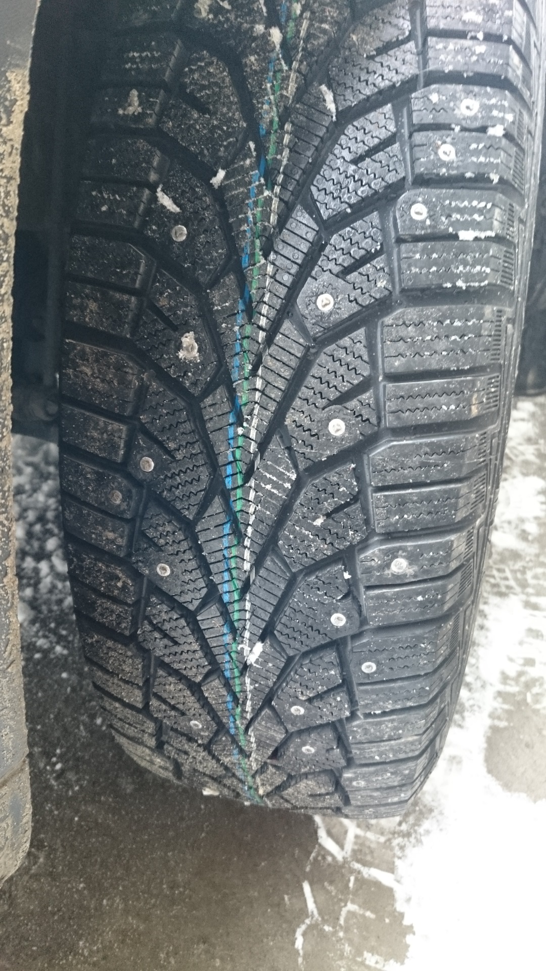 Gislaved r16. Гиславед Норд Фрост 100. Gislaved Nord Frost 100 SUV 215/65 r16.