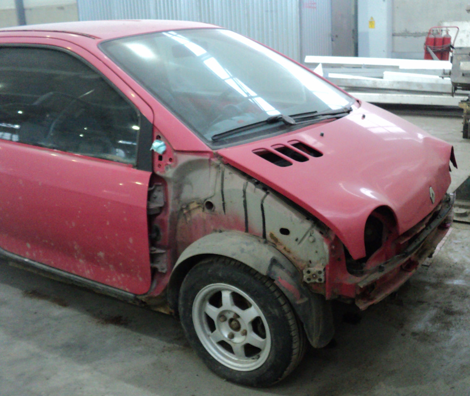 Вскрытие показало живучесть пациента — Renault Twingo I