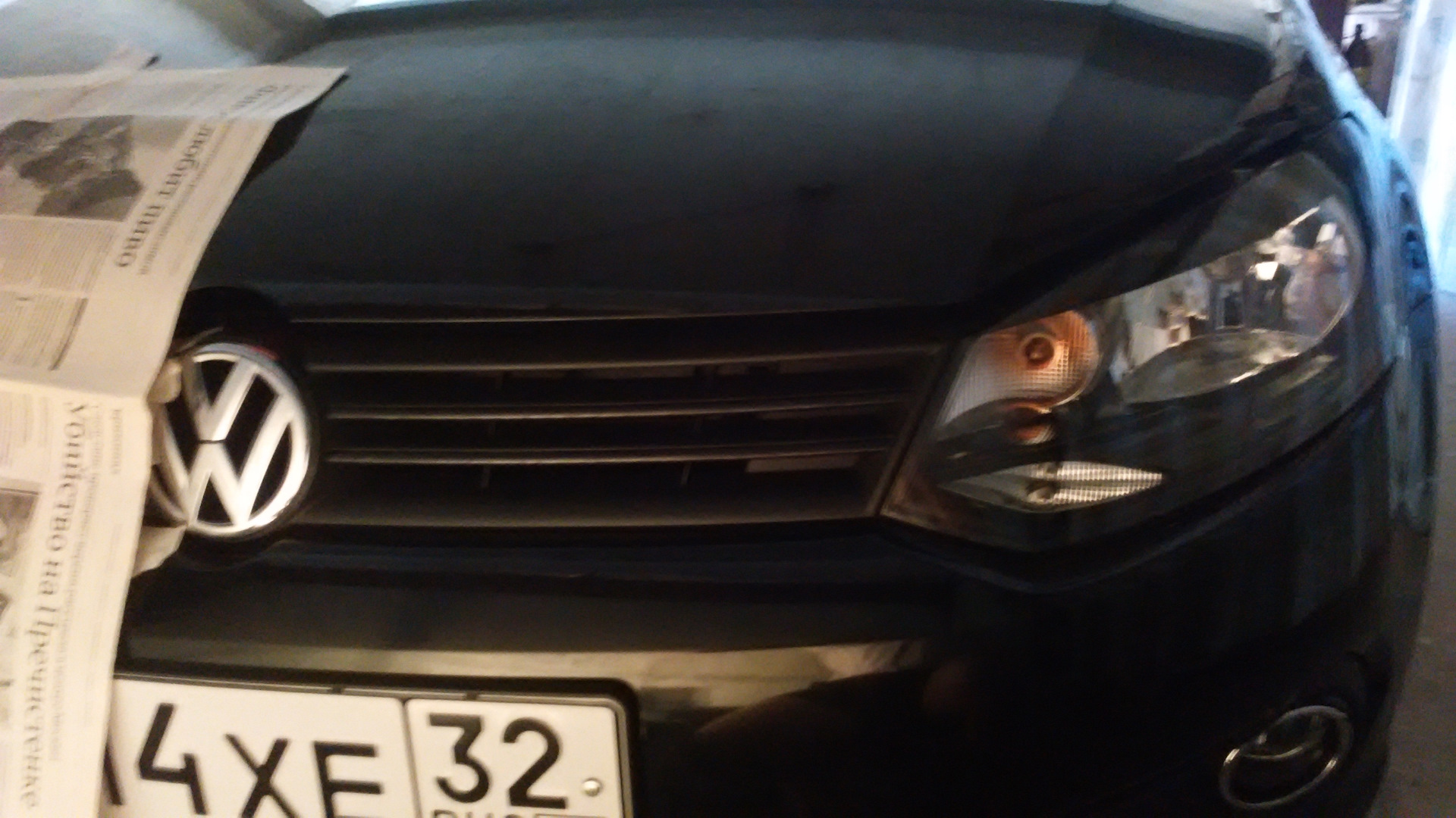 Попытка убрать хром с решетки радиатора — Volkswagen Polo Sedan, 1,6 л ...