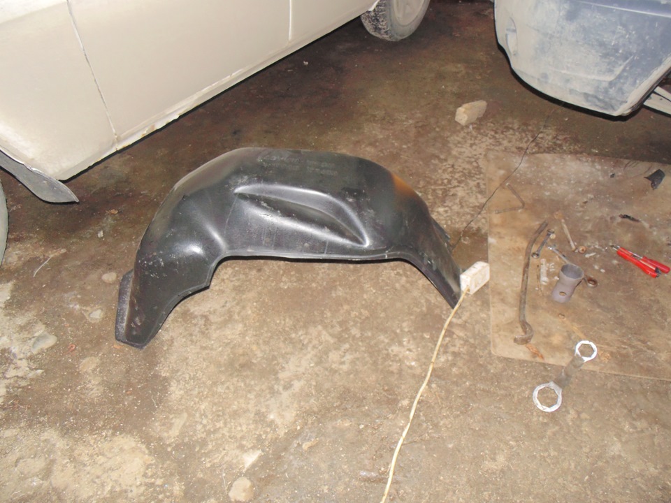 Что то гремит в передней подвеске, немного перетряхнул + подкрылки ...