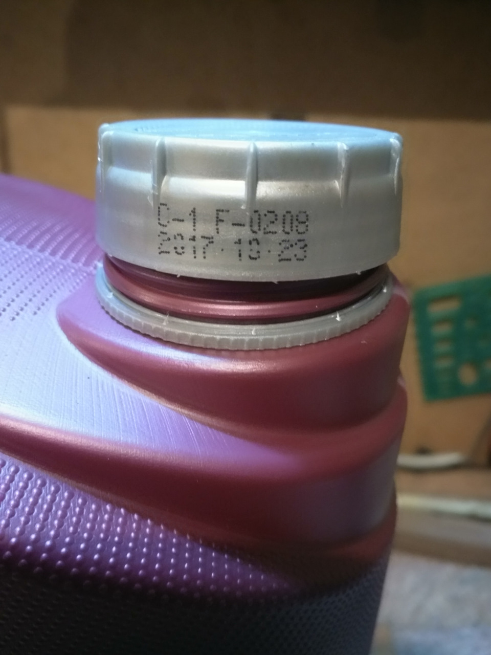 год выпуска крышки должен совпадать с годом выпуска канистры. — Lada Калина седан