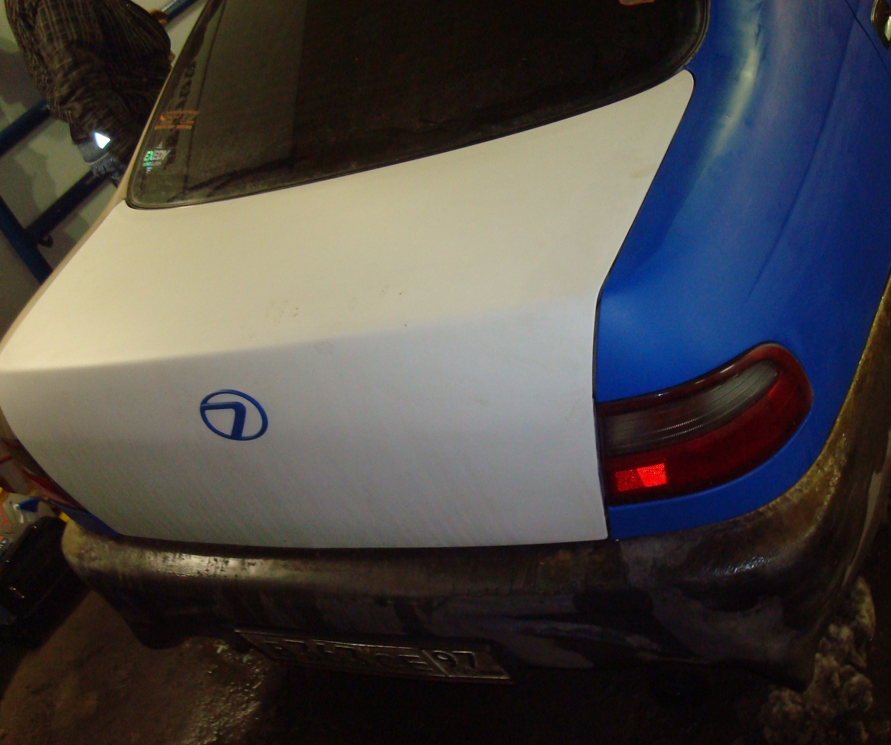 Vinyl wrapping process part 2 - Toyota Carina E 20L 1995