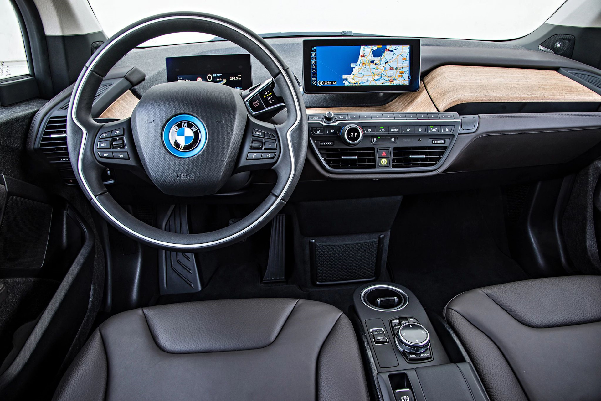 Auto by. BMW i3 2014. BMW i3 салон. BMW i3 Interior. БМВ i3 салон.