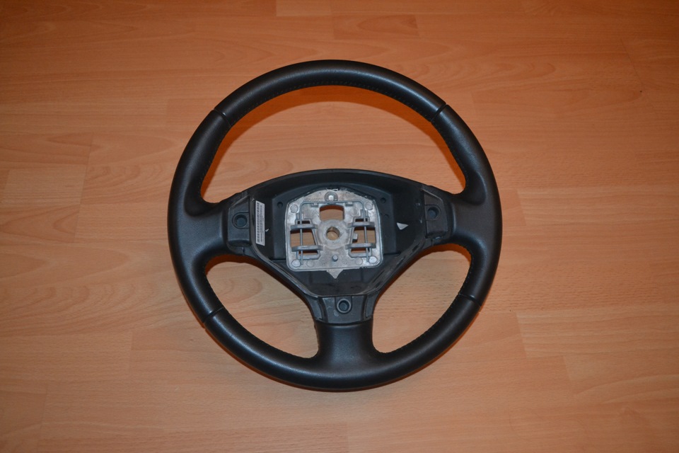 Кожаный руль для Пежо 308/408 (продан) — Peugeot 408, 1,6 л, 2012 года ...