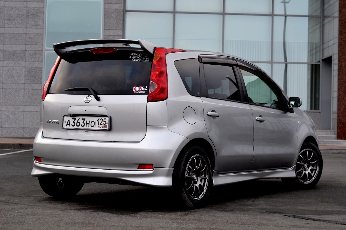 Note 11 2. Nissan Note 2008 Tuning. Nissan Note e11 Nismo обвес. Nissan Note e11 обвес. Nissan Note 2005 Tuning.