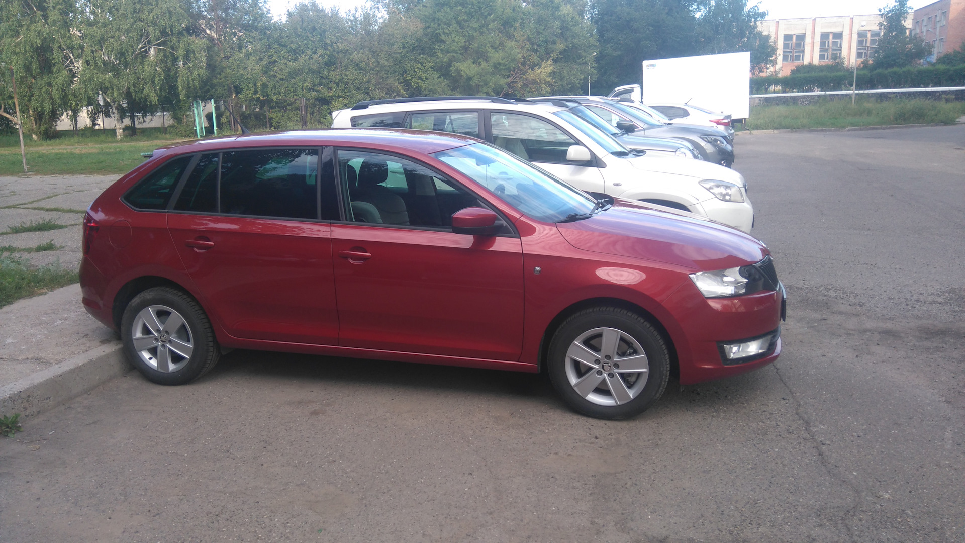 Skoda Rapid Red 2014