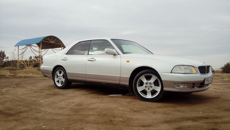 Автомобиль Nissan Leopard JHY33 1997 года белый с пробегом 121000 км - купить по