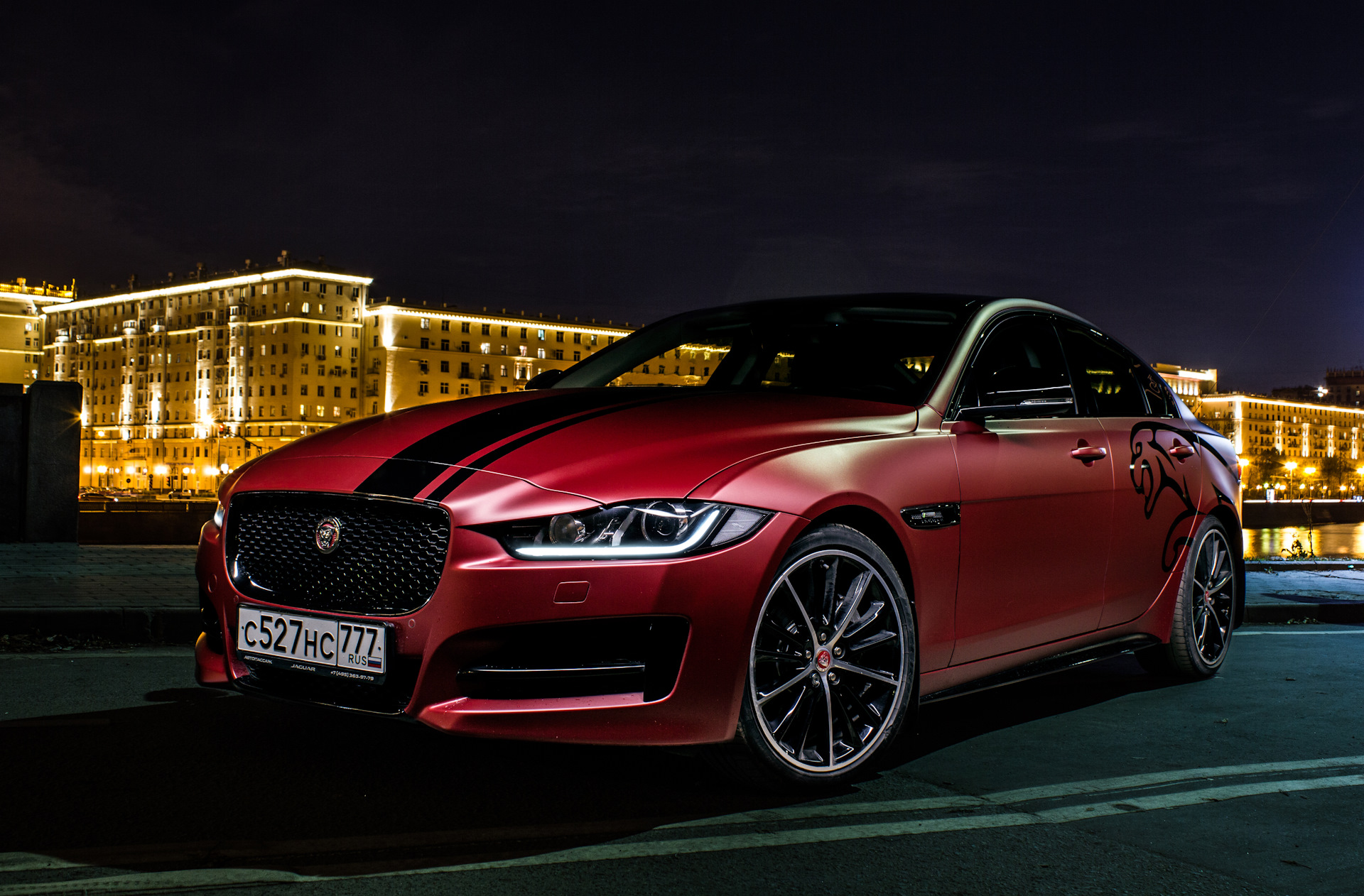 He car. Jaguar xe drive2. Jaguar xe r-Sport. Jaguar xe красный. Ягуар XF черно красный.