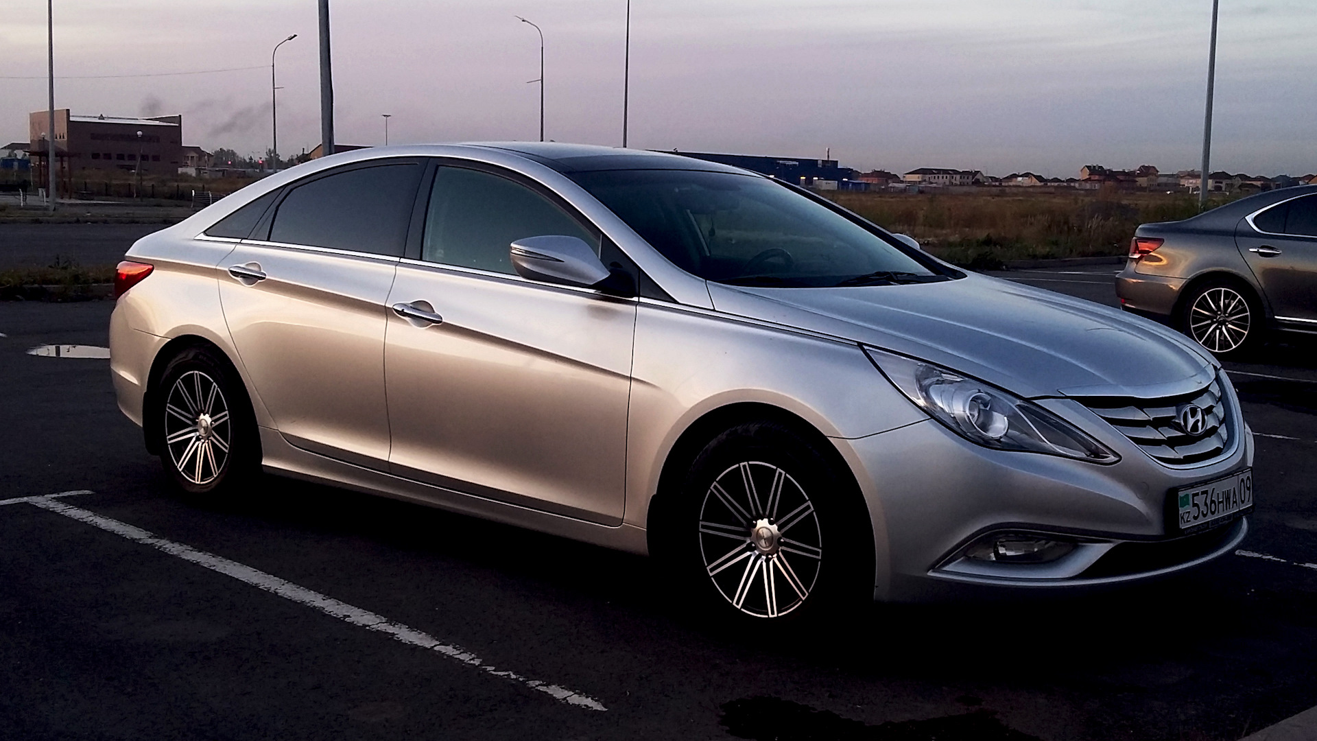 Поколения хендай соната фото. Hyundai Sonata 6. Hyundai Sonata 6 поколения. Hyundai Sonata 2.5. Хендай Соната 6 2012.