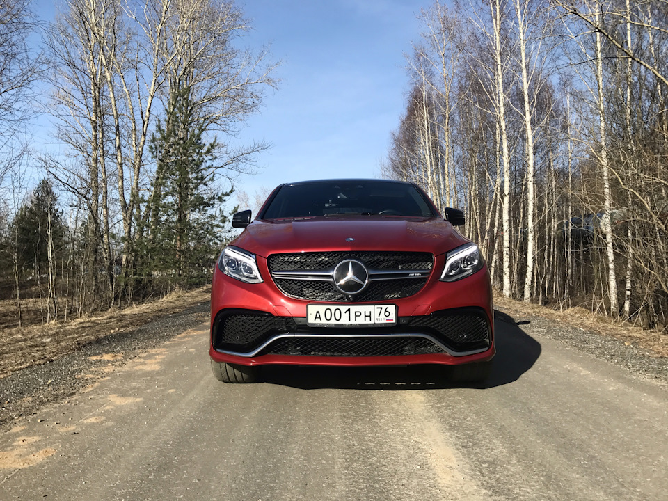 Мерседес 43 AMG красный