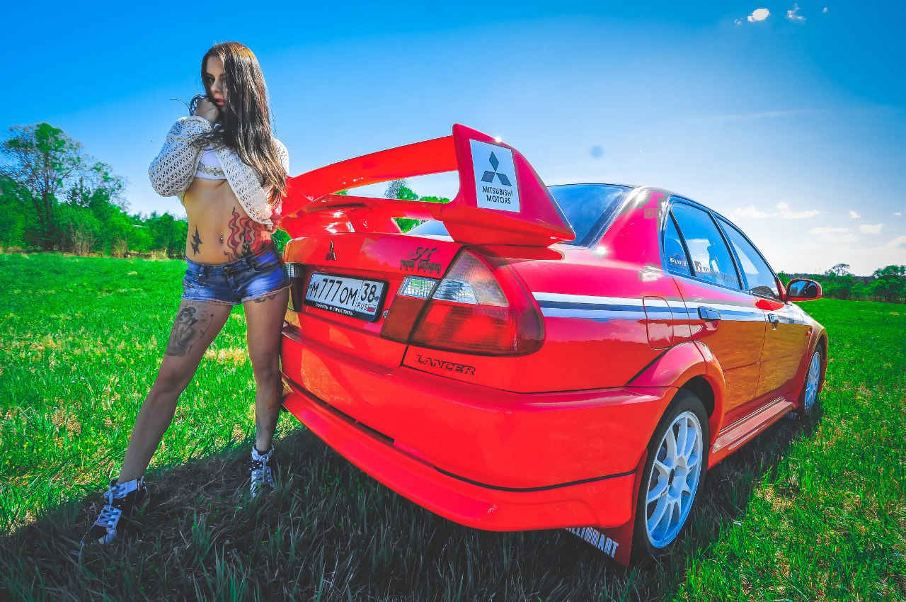 Mitsubishi Lancer девушка Evolution EVO