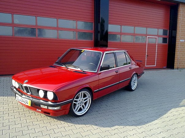 BMW m5 e28 акула