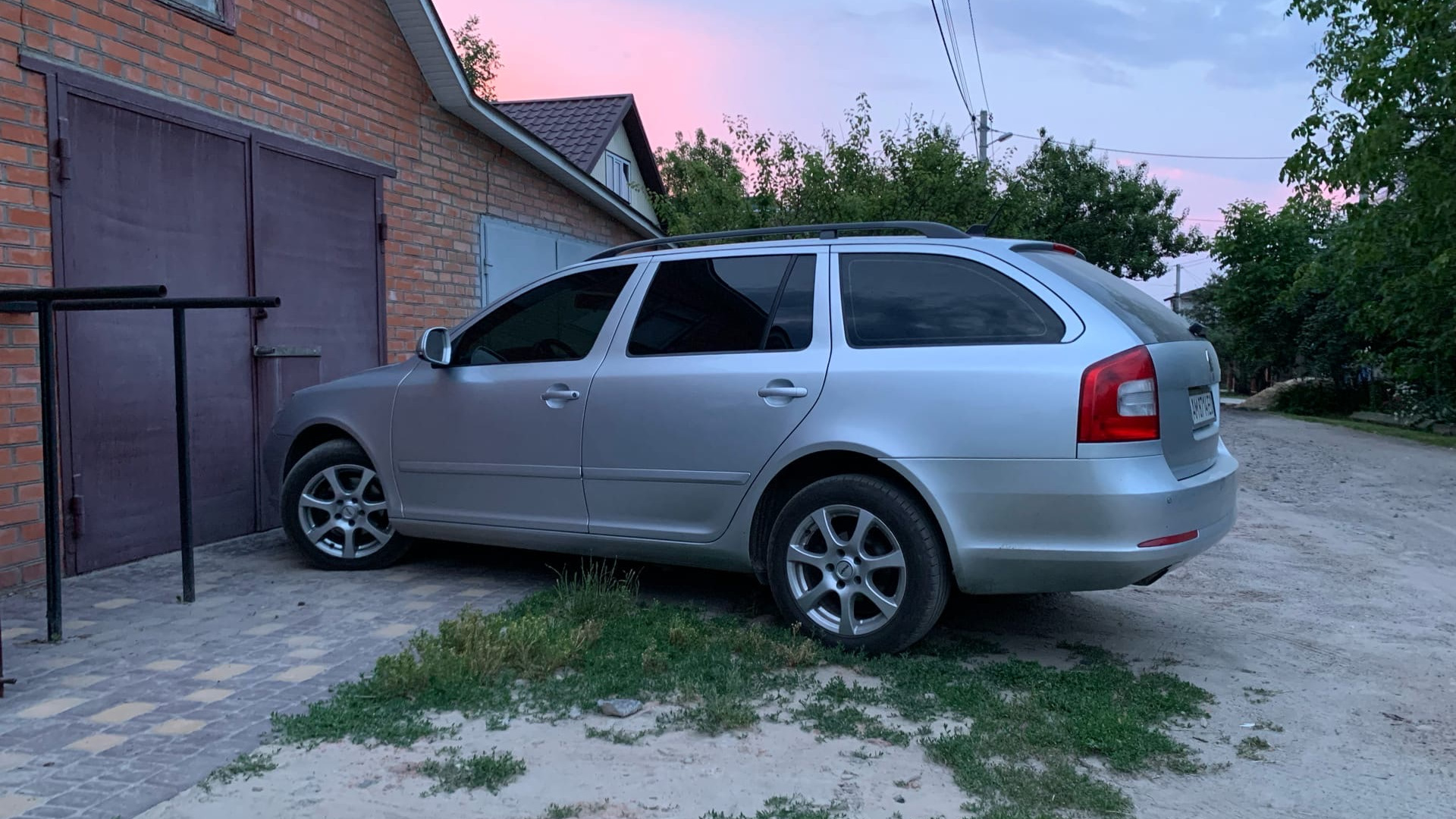 Skoda Octavia Combi A5 Mk2 1.6 дизельный 2012 | 1.6 tdi сирень на DRIVE2