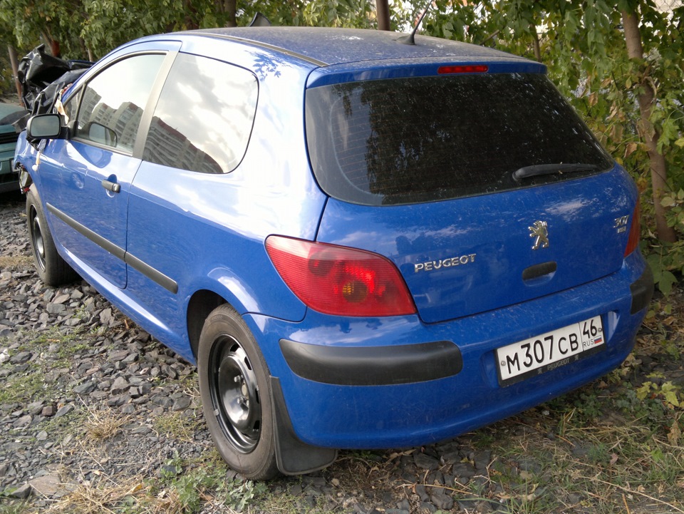 Пежо 2004 купить. Peugeot 307 2004. Пежо 307 хэтчбек 2004. Пежо 307 1.4 HDI. Пежо 307 2004 зад.