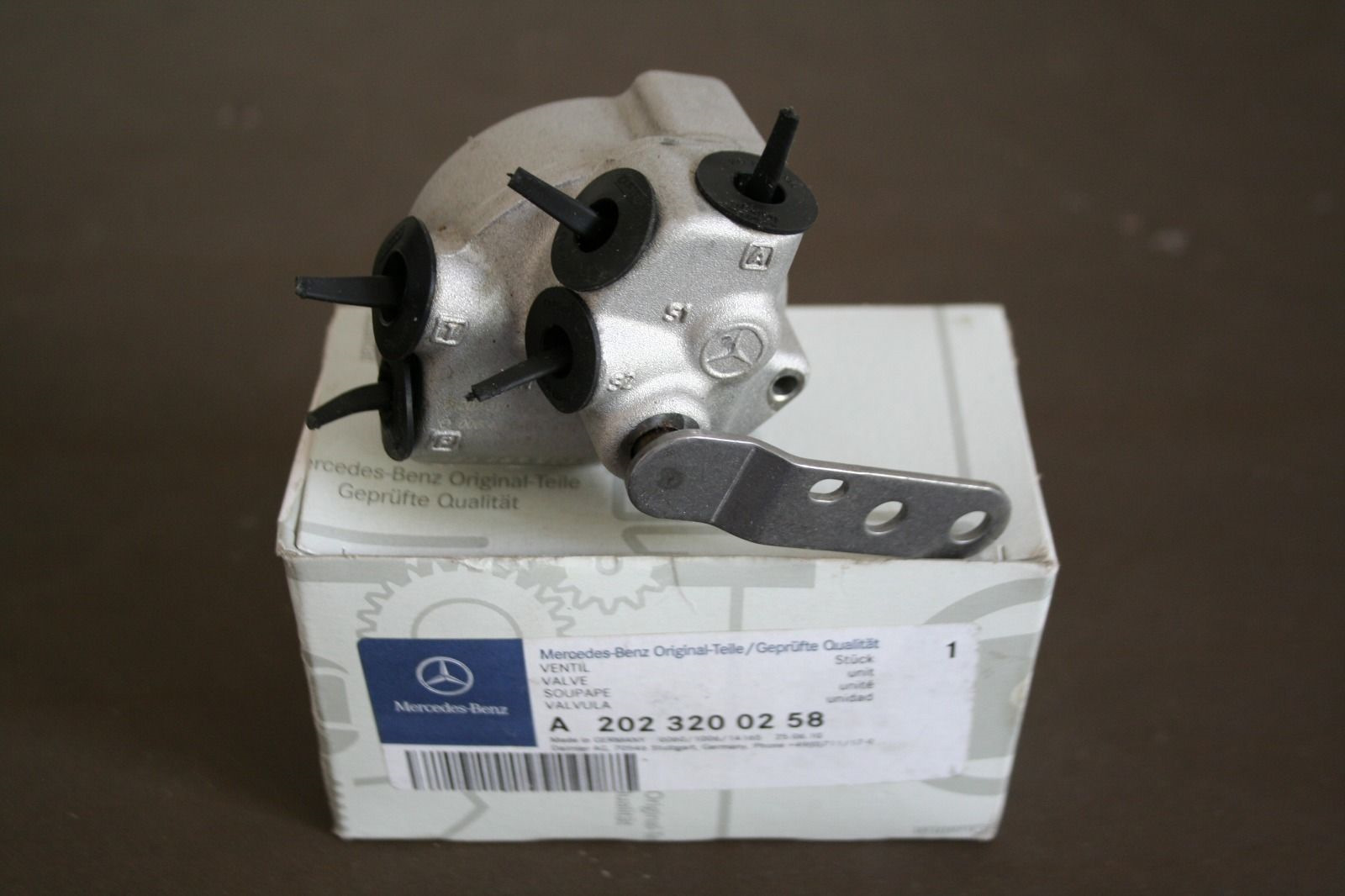 Шкив бетономешалки кратон. Погрузчики · мтз · 320п04. Кронштейн с ремнем для горизонтального перемещения пациента 320. 320 000 00. Фронтальный погрузчик п-320.