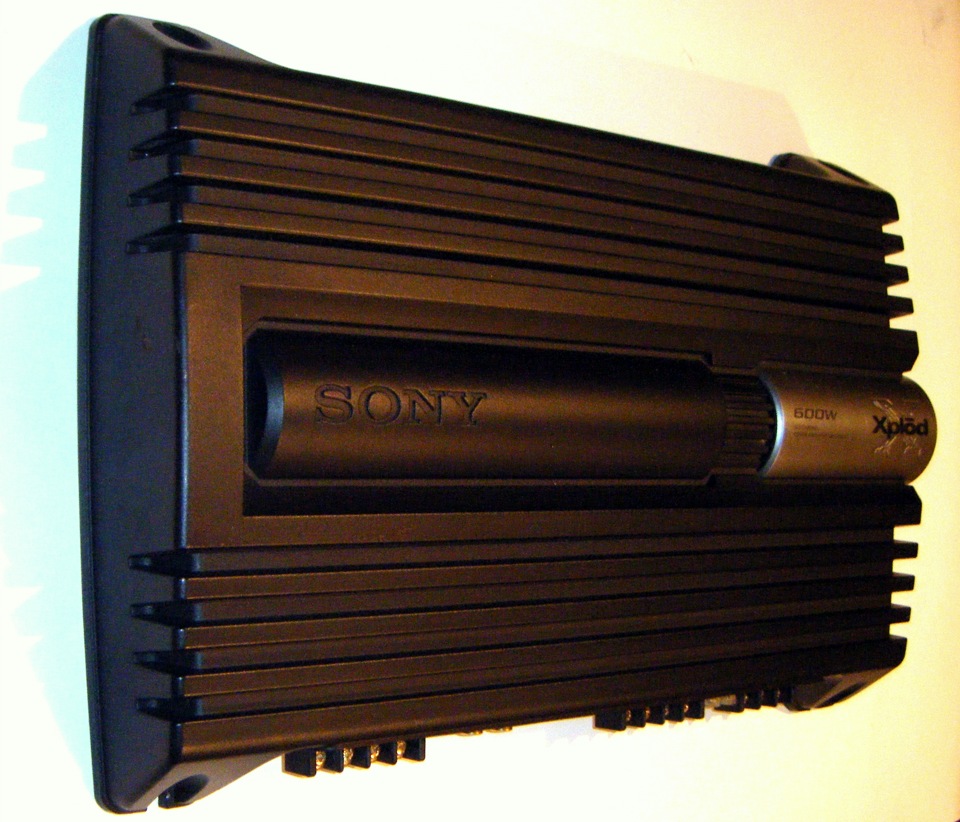 Усилители sony купить. Усилитель Sony XM-zr604. Sony XM zr604. Sony xplod XM-zr604 (600 Watt). Усилитель Sony xplod zr604.