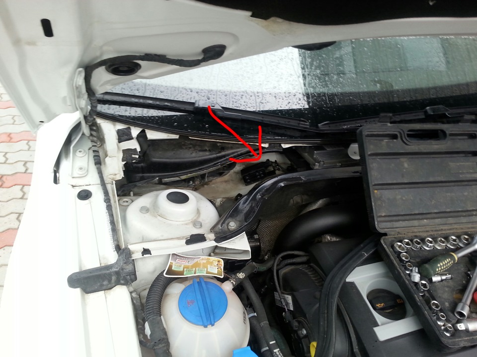 Снял так называемый Soundaktor (имитатор/усилитель звука двигателя ...