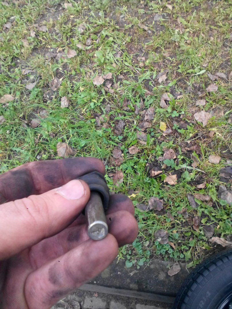 Замена колодок — Mitsubishi Carisma, 1,8 л., 1997 года | плановое ТО ...