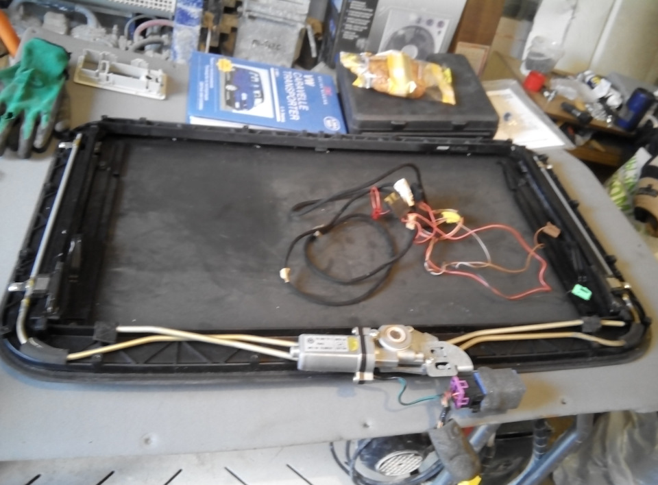 Врезка штатного люка над водителем — DRIVE2