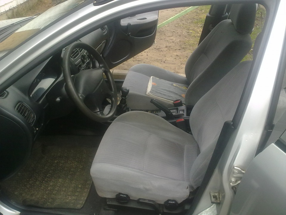 моё место — Mitsubishi Carisma