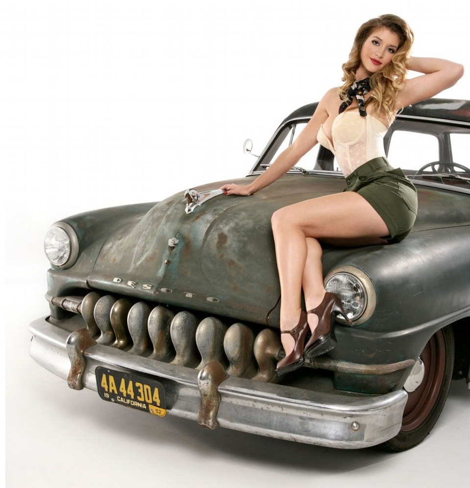 Hot young nude pinup pussy