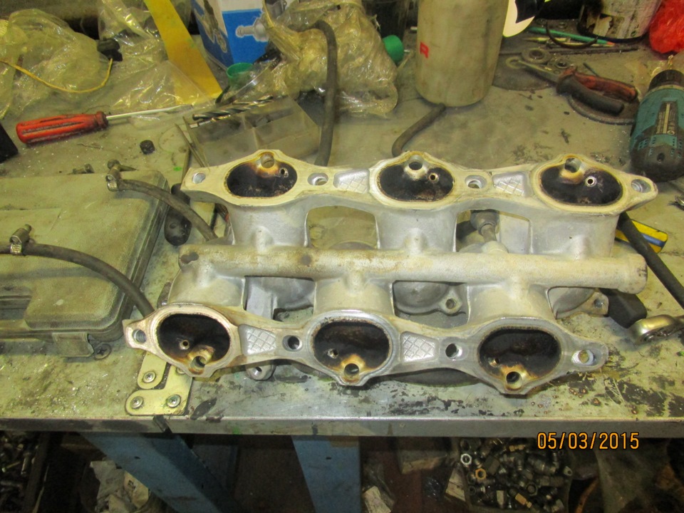 установленные инжекторы, вид снизу — Mitsubishi Pajero (2G)